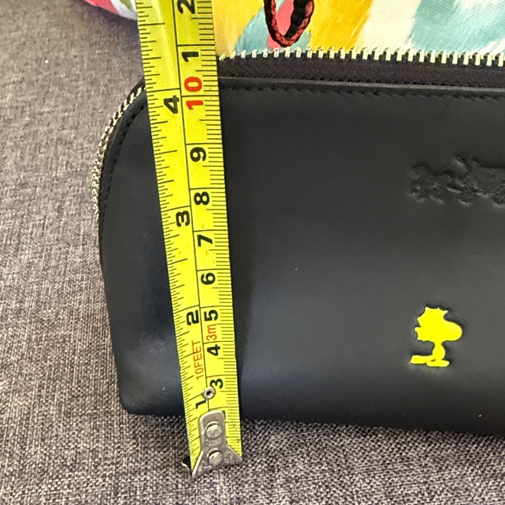 Coach Peanuts Black Cosmetic Bag with Yellow Woodstock LEATHER new - Picture 9 of 9